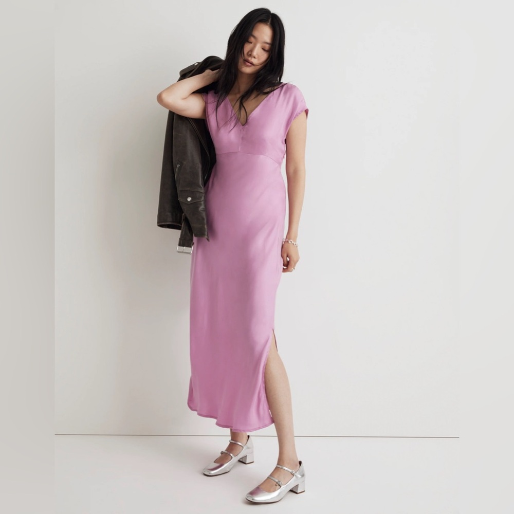 NWT -Madewell Wide V Neck Midi Dress in culpro blend